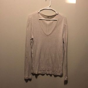 Gap fitted v neck